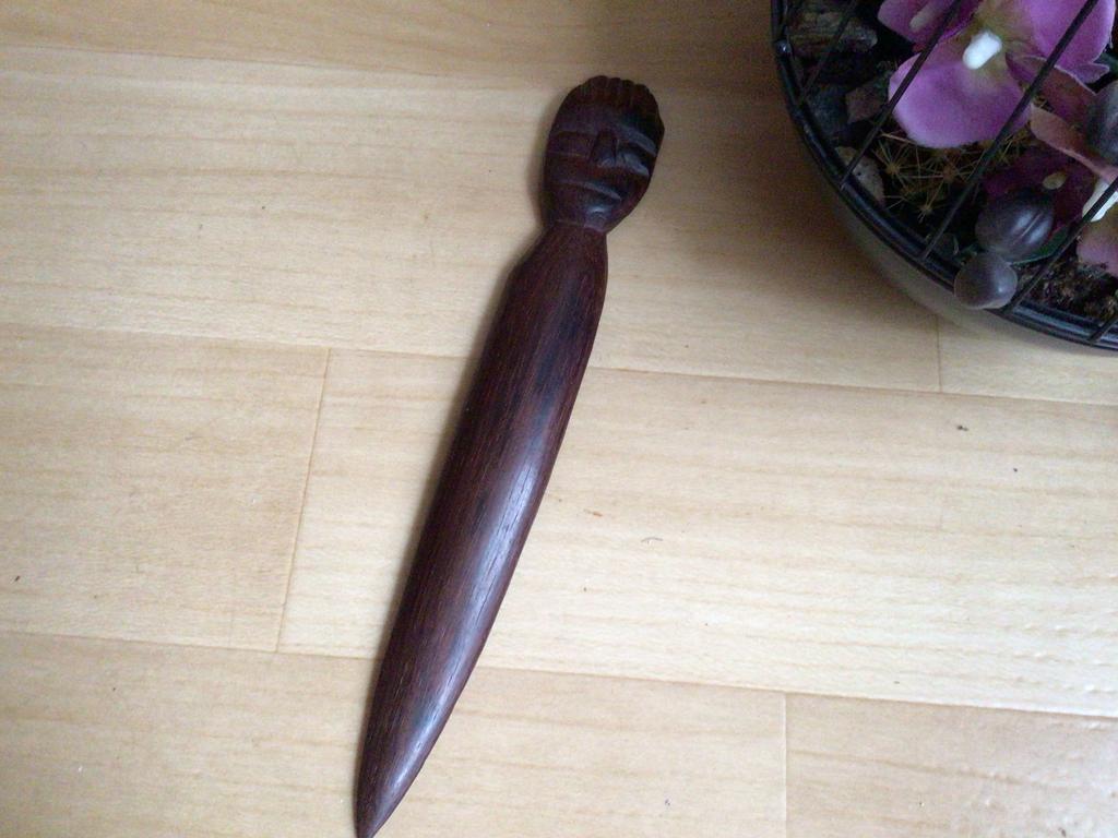 Houten Dolk met figuur Oosterse Kunst, Ophalen of Verzenden