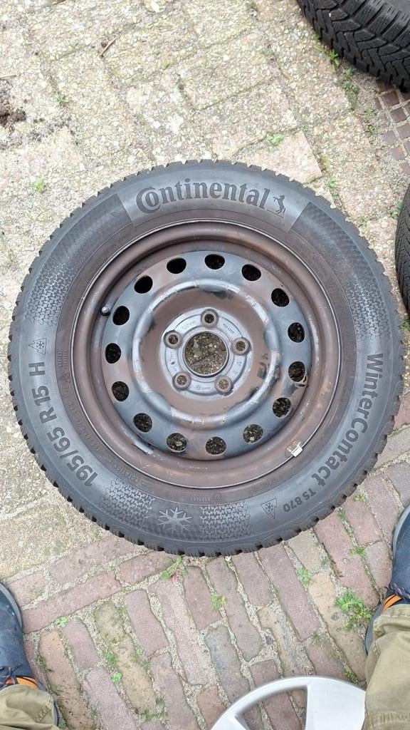 Winterbanden set voor Kia Ceed 195/65 R15, Auto-onderdelen, Banden en Velgen, Ophalen, Gebruikt, 15 inch, Banden en Velgen