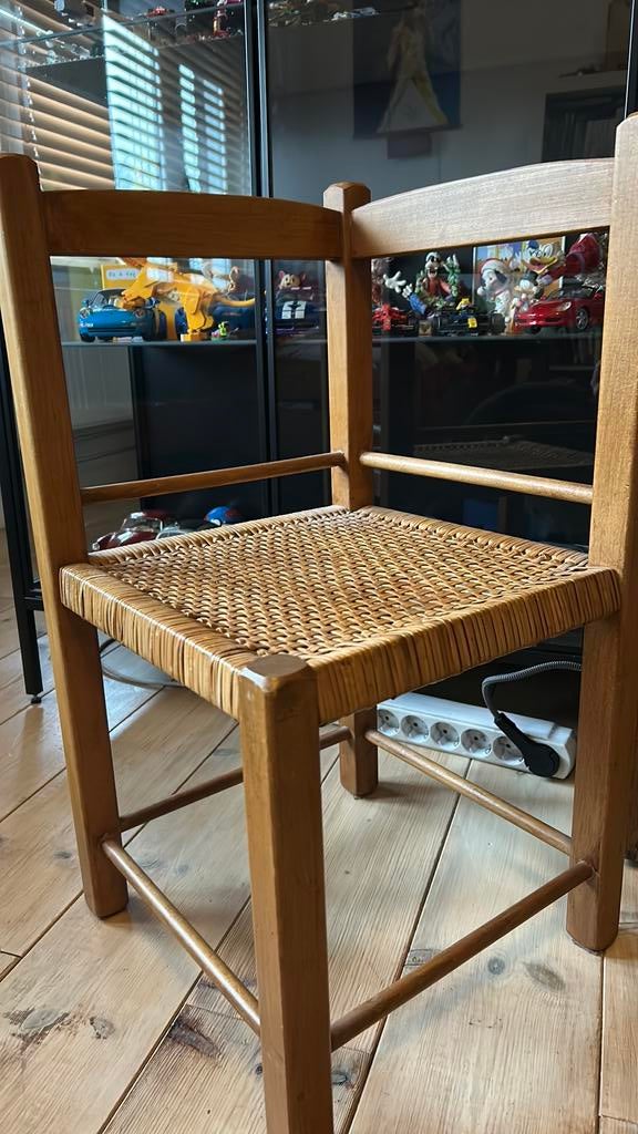 Vintage houten biezen stoeltje kinderstoeltje hoekstoeltje, Ophalen of Verzenden, Zo goed als nieuw, Overige typen