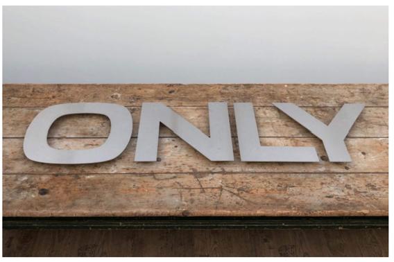 Gevelletters (roestvrijstaal), Ophalen of Verzenden, Gebruikt, Reclamebord