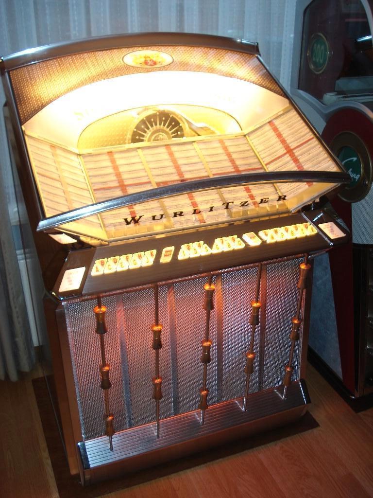 Jukebox Wurlitzer 2500  inc Singels 200 Select uit 1961, Zo goed als nieuw, Wurlitzer, 1960 tot 1970, Ophalen