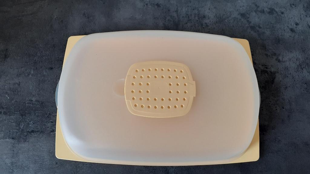 Tupperware. Platte kaasdoos. Geel., Ophalen of Verzenden, Zo goed als nieuw, Geel, Overige typen