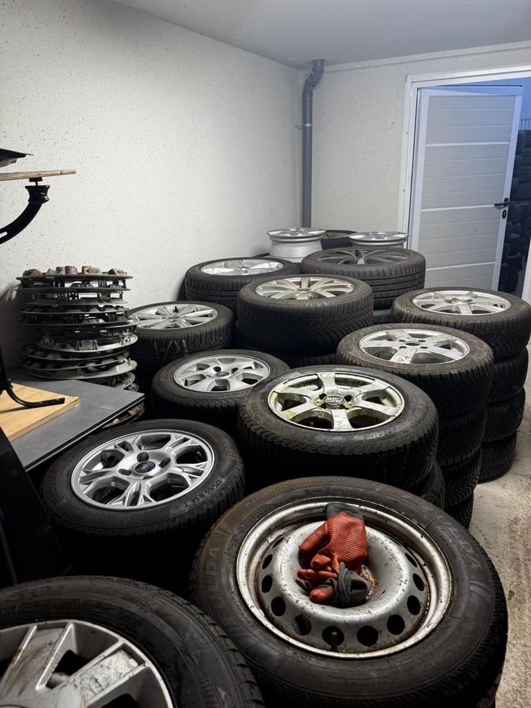 Grote partij winterbanden wintersets op velgen 50 sets, Ophalen, 17 inch, Winterbanden