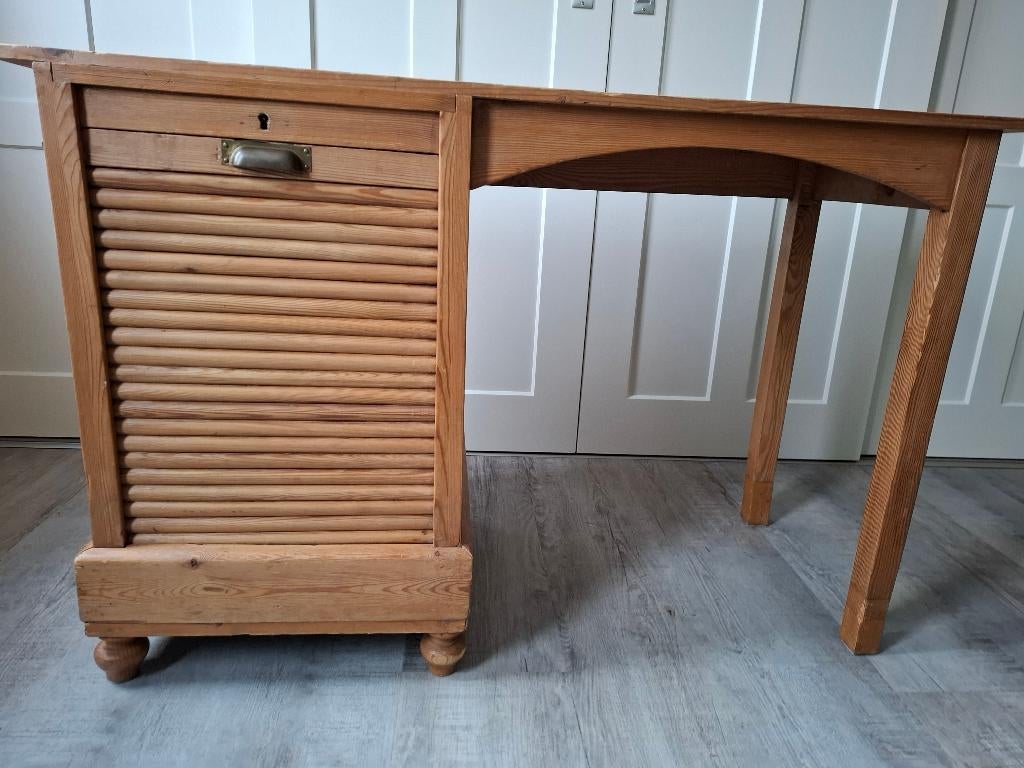 oud grenen bureau, Ophalen, Gebruikt