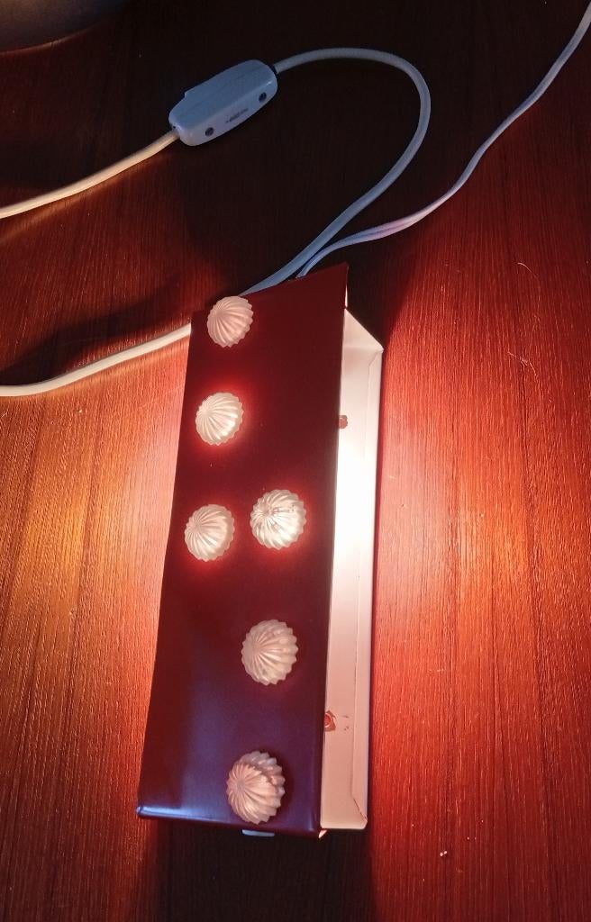 2 Ikea muurlampen Oranje en Beige, Huis en Inrichting, Ophalen, Gebruikt, Overige materialen, Kanlelbaar voor indirect licht