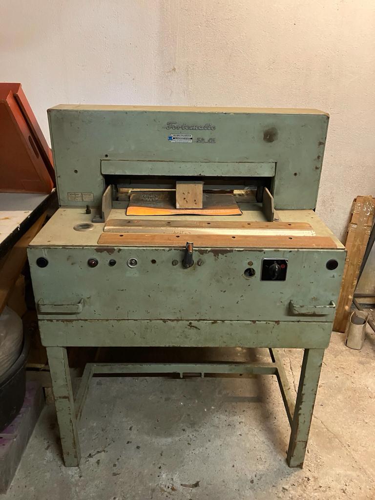 Fortematic 52/E Papiersnijmachine, Ophalen