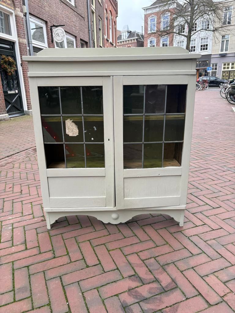 Kast met klapdeuren, Ophalen, Gebruikt