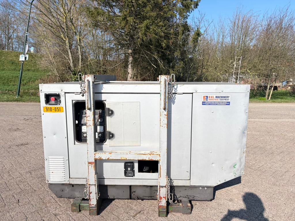 SDMO 25 kVA mitsibitsu aggregaat, Ophalen of Verzenden, 30 kVA of meer, Dieselolie