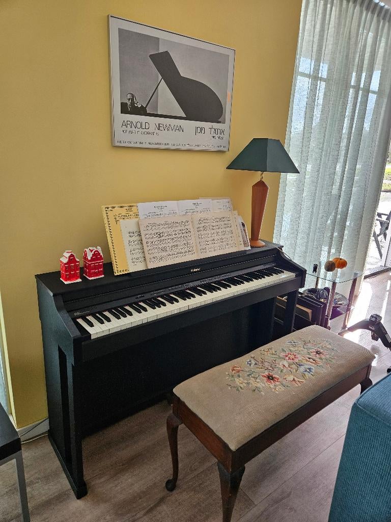 Digitale piano Roland HP305 satin black, Muziek en Instrumenten, Piano's, Ophalen, Gebruikt, Zwart, Digitaal