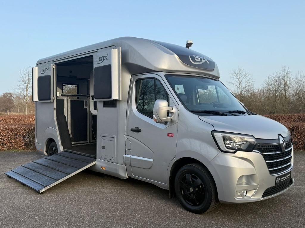 Renault Master STX Paardenwagen Horsetruck zijlader MARGE, Dieren en Toebehoren, Paarden en Pony's | Trailers en Aanhangwagens