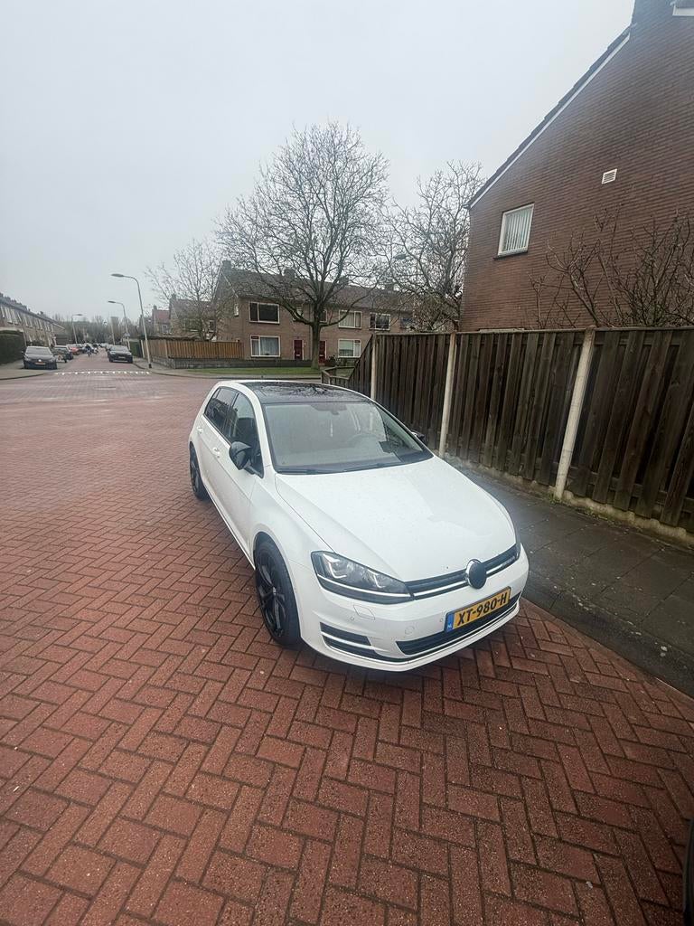 Volkswagen Golf 1.4 TSI 125pk 7-DSG 5D 2015 Wit PANO Carplay, Auto's, Volkswagen, Automaat, Zwart, 4 cilinders, Leder en Stof
