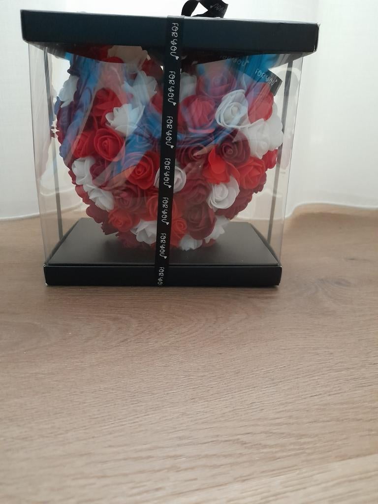 Nieuw in de doos Hart foam roosjes , Cadeautip liefde,moeder, Ophalen of Verzenden, Nieuw, Versiering, Overige