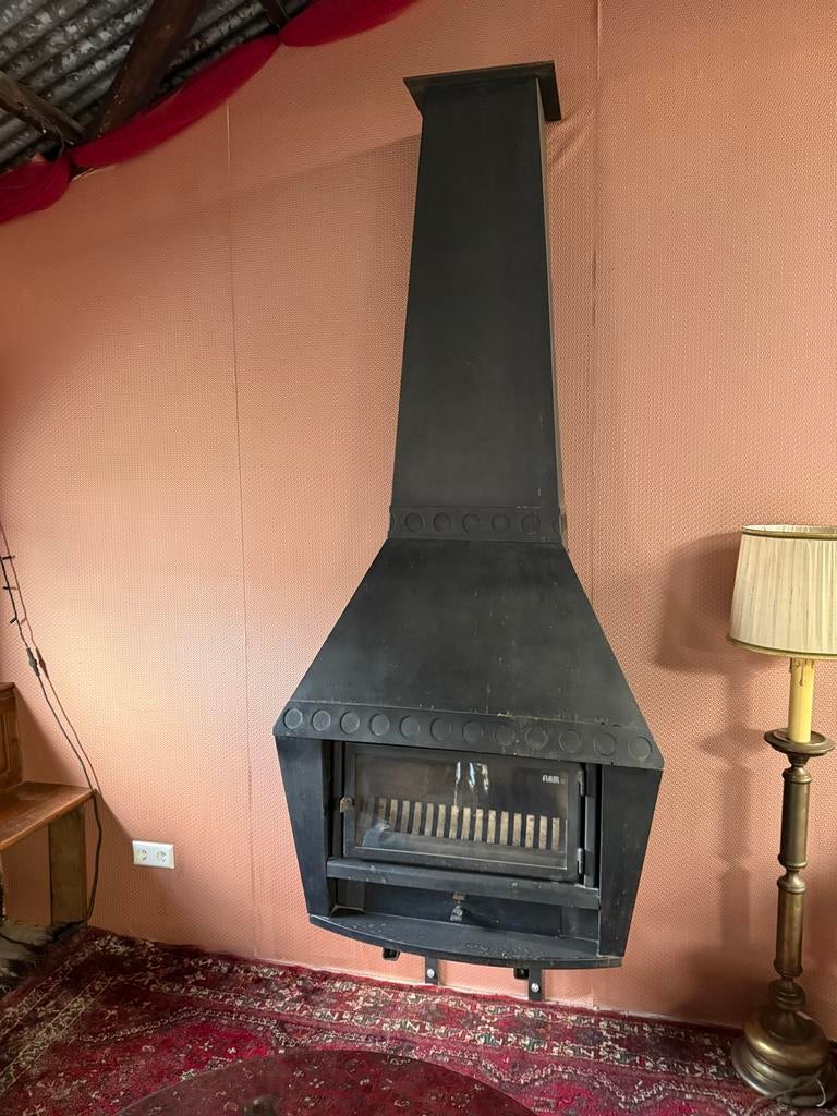Zwarte Houtkachel - Open Haard - 94x214x49 cm, Huis en Inrichting, Kachels, Ophalen, Gebruikt, Houtkachel, Hangend