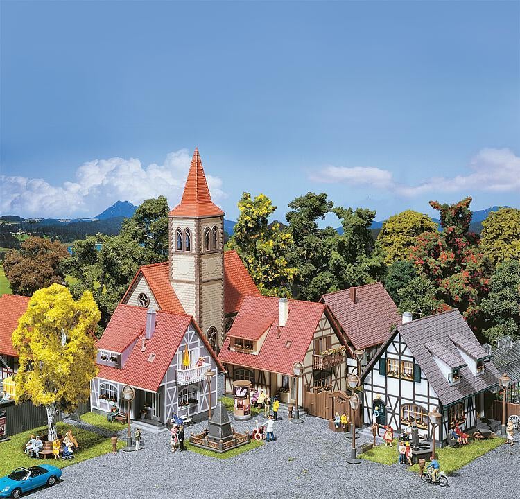 Faller: Dorpsplein attributen NIEUW, Hobby en Vrije tijd, Modeltreinen | N-Spoor, Overige merken, Gelijkstroom of Wisselstroom