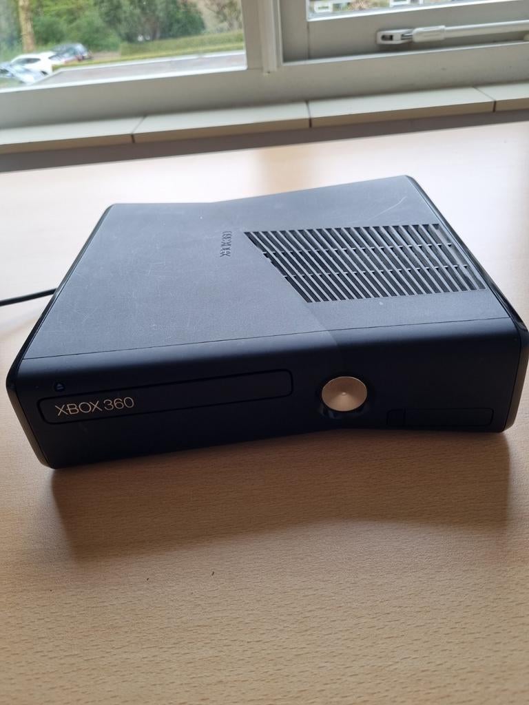 Xbox 360 met Kinect en 35 spellen, weinig gebruikt, Ophalen, 360 S, Met 2 controllers, Zo goed als nieuw