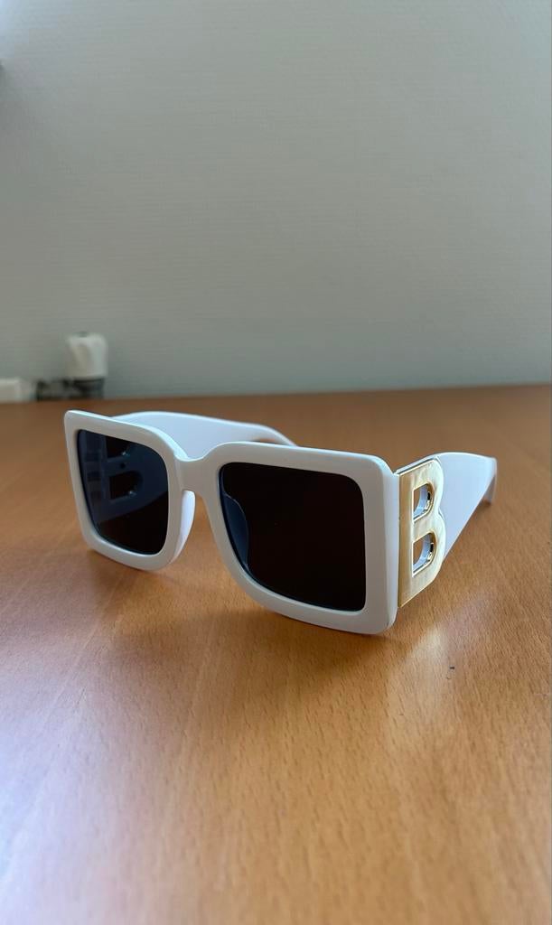 Witte zonnebril Burberry, Overige merken, Zonnebril, Wit, Nieuw