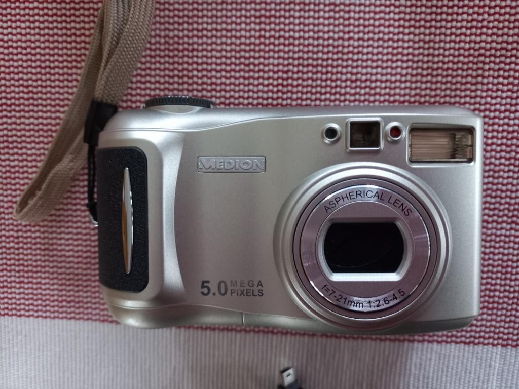Medion MD2998 digitale camera 5 megapixel, Audio, Tv en Foto, Fotocamera's Digitaal, Ophalen of Verzenden, Overige Merken