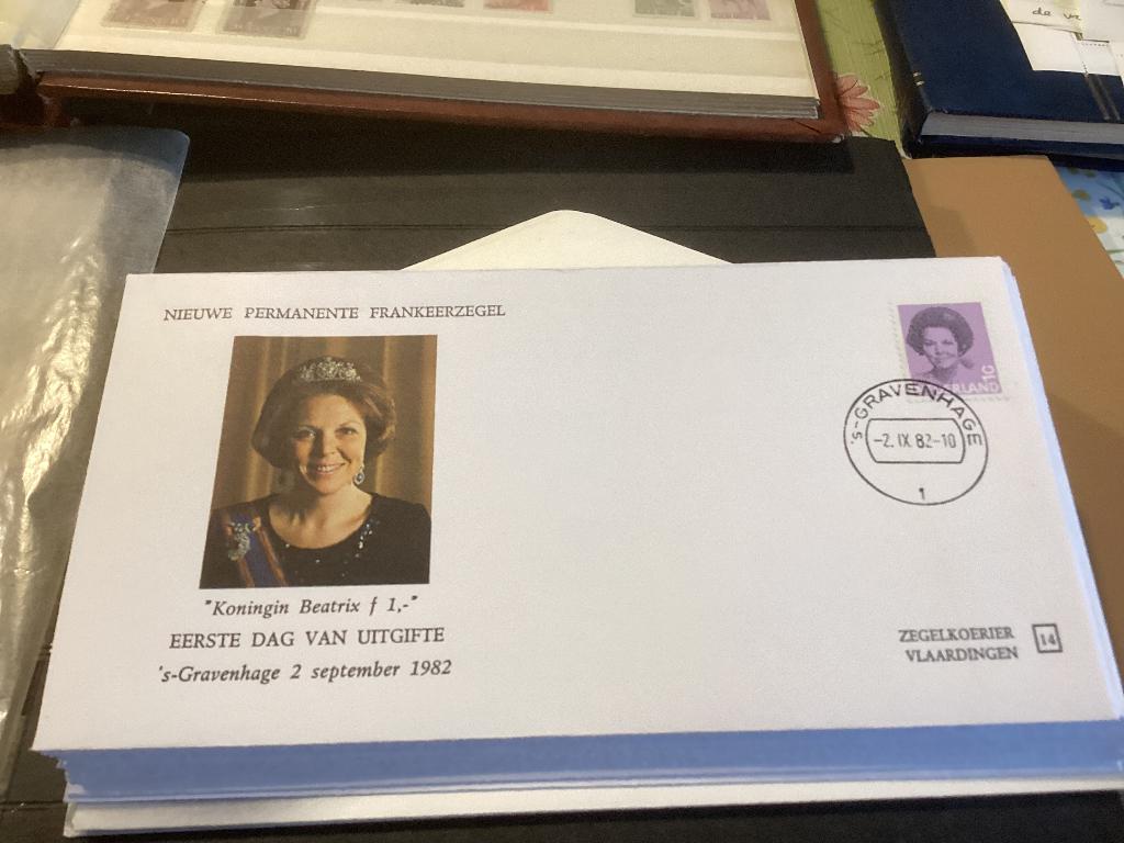No1050 Beatrix no14 Zegelkoerier Heb van Nederland jaargang, Postzegels en Munten, Postzegels | Eerstedagenveloppen, Ophalen, Onbeschreven