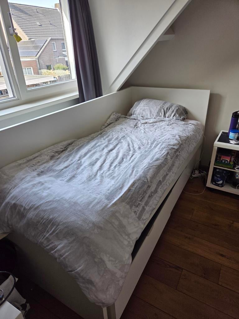 IKEA Eenpersoonsbed wit met opberglades en nachtkastje, Huis en Inrichting, Slaapkamer | Bedden, Gebruikt, 90 cm, Eenpersoons