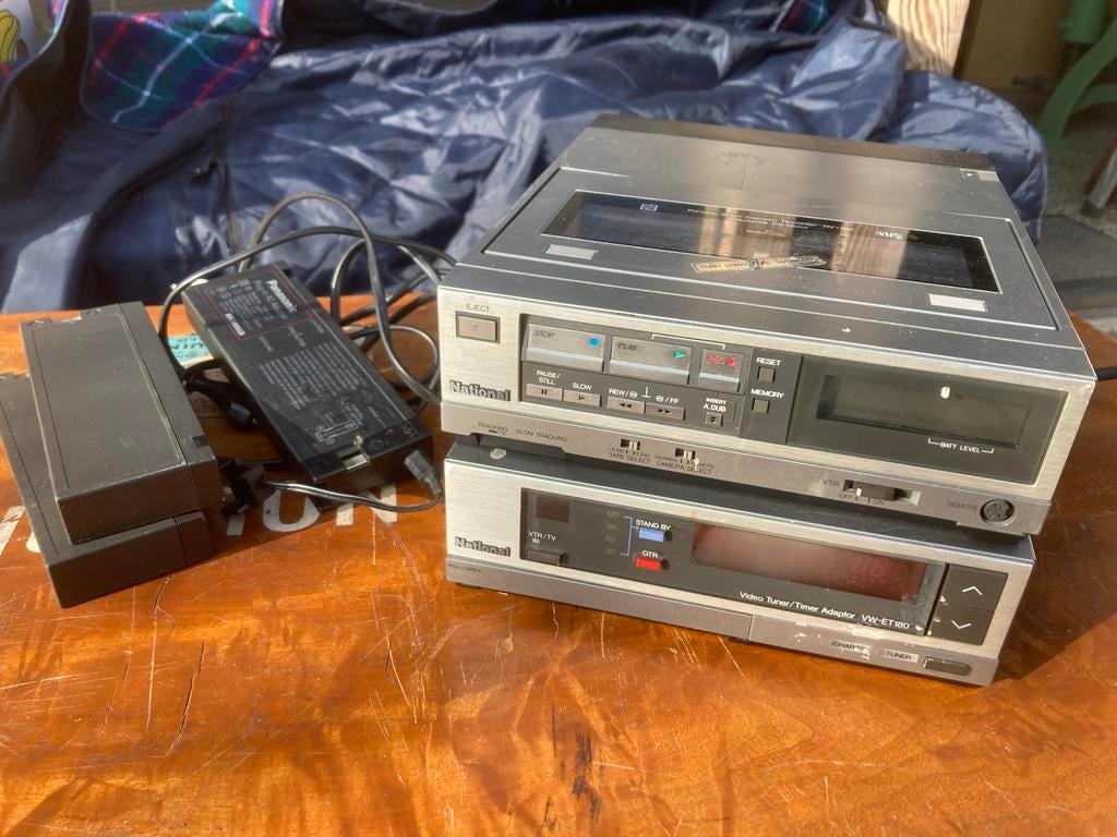 National NV-180EN & VW-ET180EN portable VHS player/recorder, Audio, Tv en Foto, Videospelers, Ophalen, Gebruikt, VHS-speler of -recorder