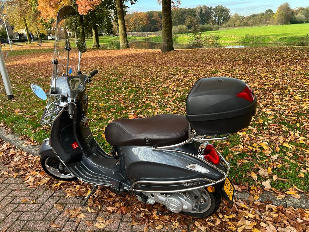Vespa Primavera 50 Touring Euro 5 i-get met extra's, Ophalen, Overige modellen, Maximaal 45 km/u, Zo goed als nieuw