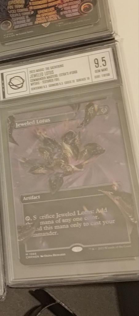 Jeweled Lotus Commander Masters Extra's #1066 graded 9.5, Ophalen, Zo goed als nieuw, Losse kaart, Foil