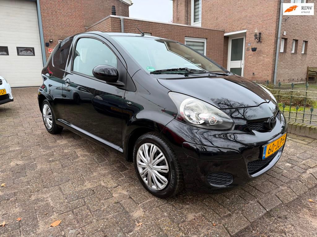 Toyota Aygo 1.0-12V *NIEUWE APK*, Voorwielaandrijving, Gebruikt, 4 stoelen, Origineel Nederlands