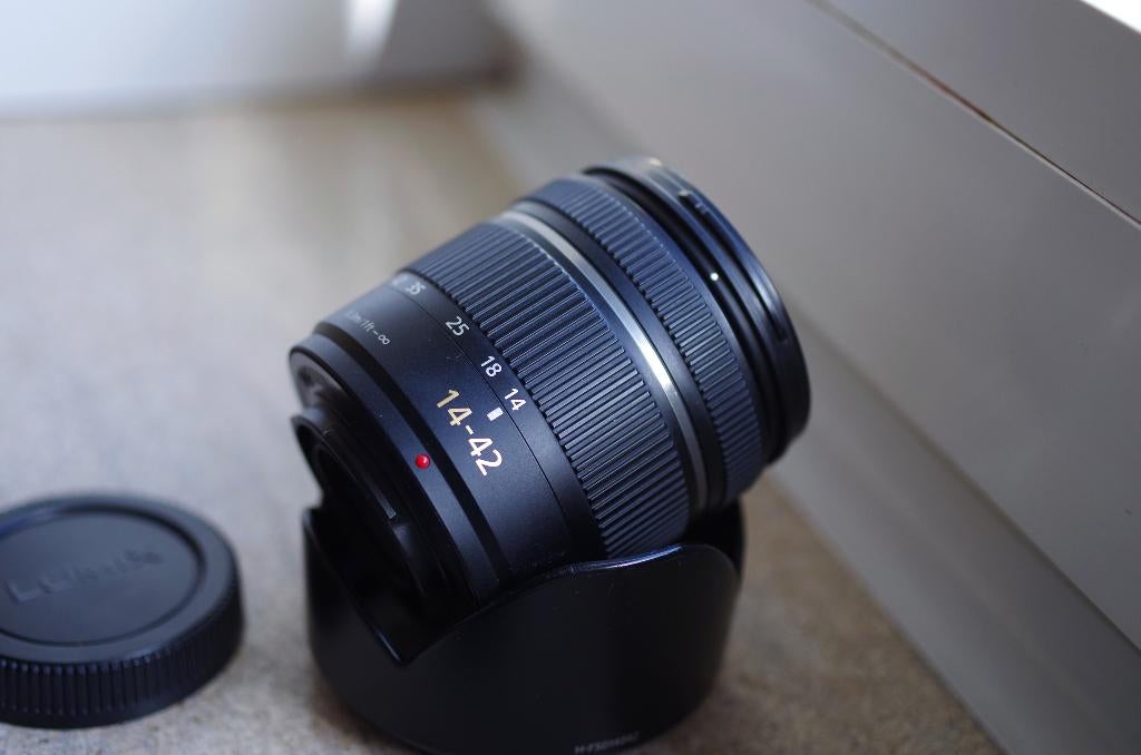 Panasonic Lumix 14-42mm 1:3.5-5.6 zoomlens O.I.S., Ophalen of Verzenden, Zo goed als nieuw, Standaardlens, Zoom