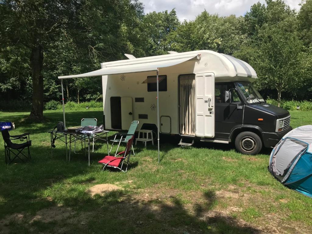 Peugeot J5 instapcamper, 3 slp, APK jun 2027, 6.20m, luifel, Caravans en Kamperen, Overige merken, Koelkast, 7 tot 12 maanden geleden