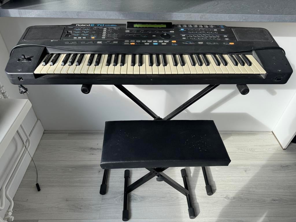 Roland E-70 synthesizer, Muziek en Instrumenten, Keyboards, Ophalen, Roland, Met standaard, 61 toetsen