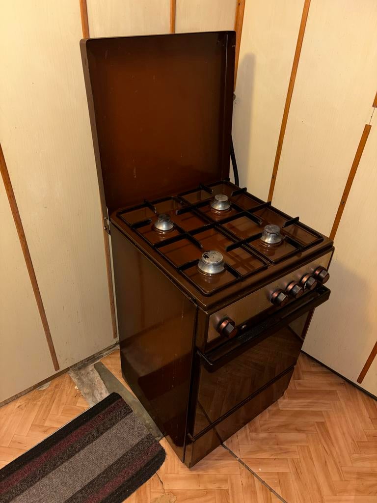 Vrijstaand gasfornuis met 4 pitten en oven, Witgoed en Apparatuur, Fornuizen, Ophalen, Gebruikt, 4 kookzones, Gas