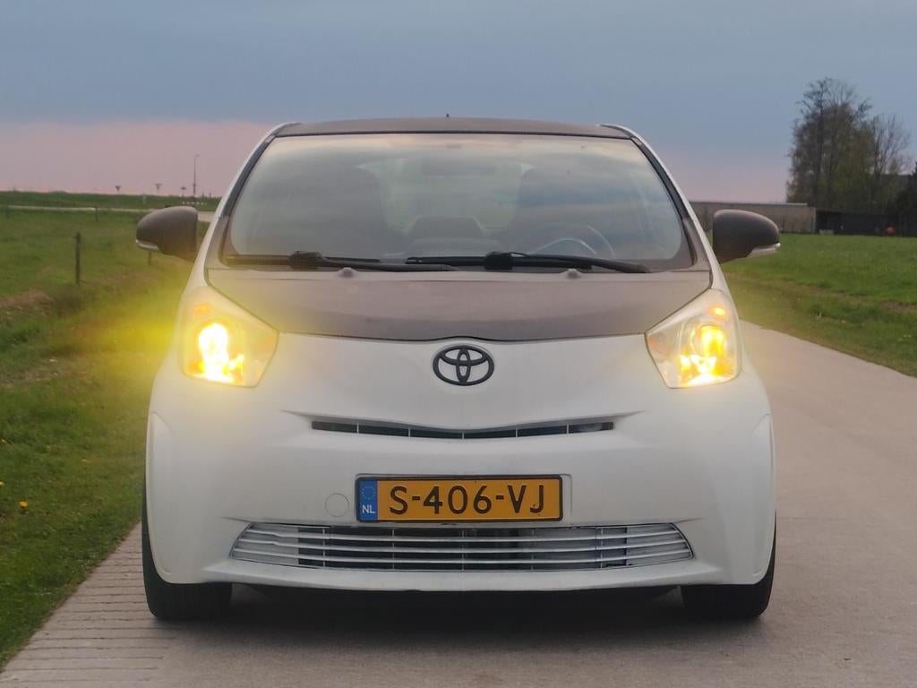 Toyota iQ