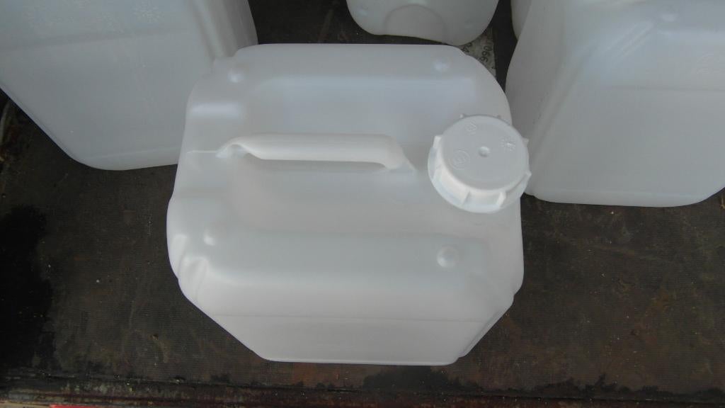 jerry cans 10 liter, 150 liter of meer, Ophalen, Zo goed als nieuw, Kunststof
