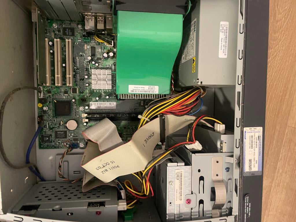 Dell PC - Fujitsu Siemens Monitor 22 inches, Computers en Software, Desktop Pc's, Gebruikt, HDD, 2 tot 3 Ghz, Met monitor