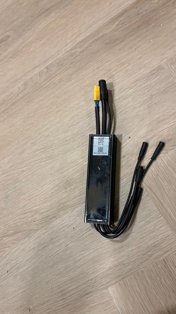 Super 73 RX Controller (gebruikt), Ophalen of Verzenden, Zo goed als nieuw, Minder dan 2 meter, Overige kabels