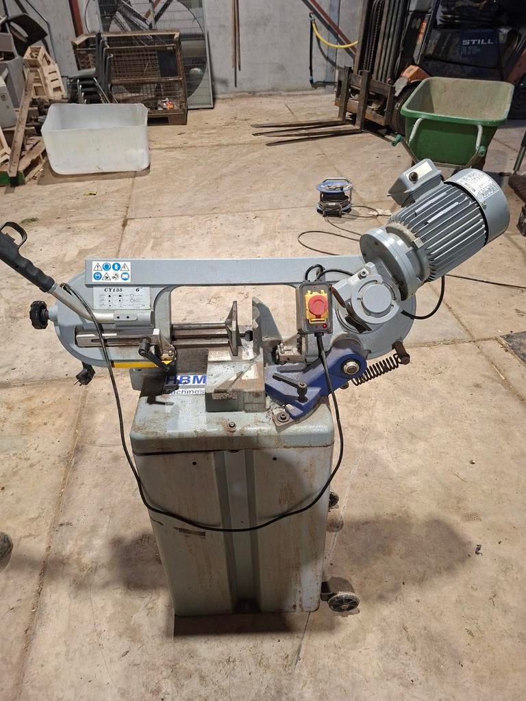 HBM Metaal Lintzaag CY135 - Robuust en Krachtig, Gebruikt, 70 mm of meer, HBM, 600 tot 1200 watt