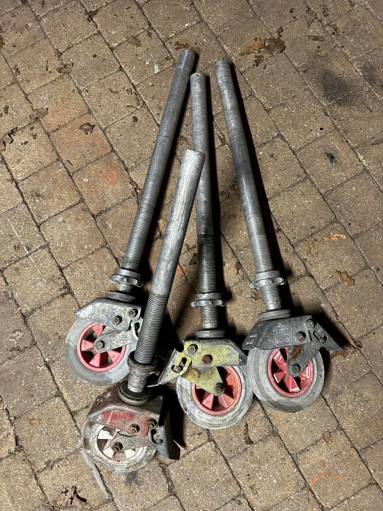 Altrex steiger wielen met spindel, Ophalen, Gebruikt, Rolsteiger of Kamersteiger