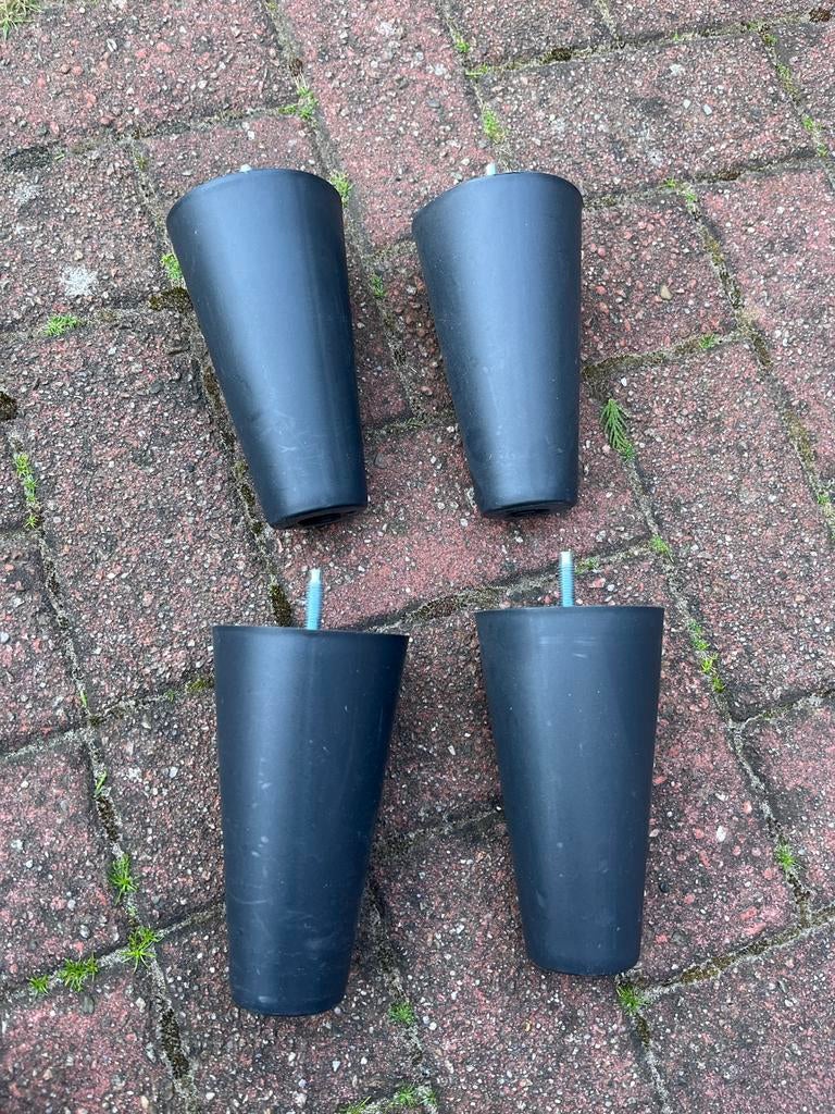 4 zwarte bedpoten 15 cm, Huis en Inrichting, Slaapkamer | Bedden, Ophalen of Verzenden, Gebruikt, Zwart, Overige materialen