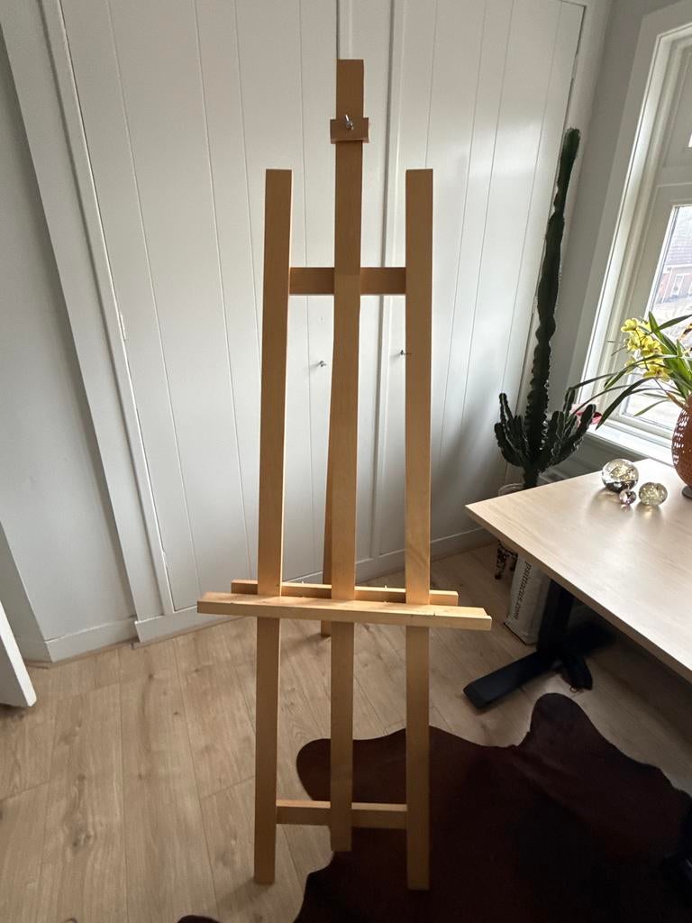 Robuuste houten schildersezel, gebruikt op bruiloft, Hobby en Vrije tijd, Schilderen, Ophalen of Verzenden, Gebruikt, Ezel