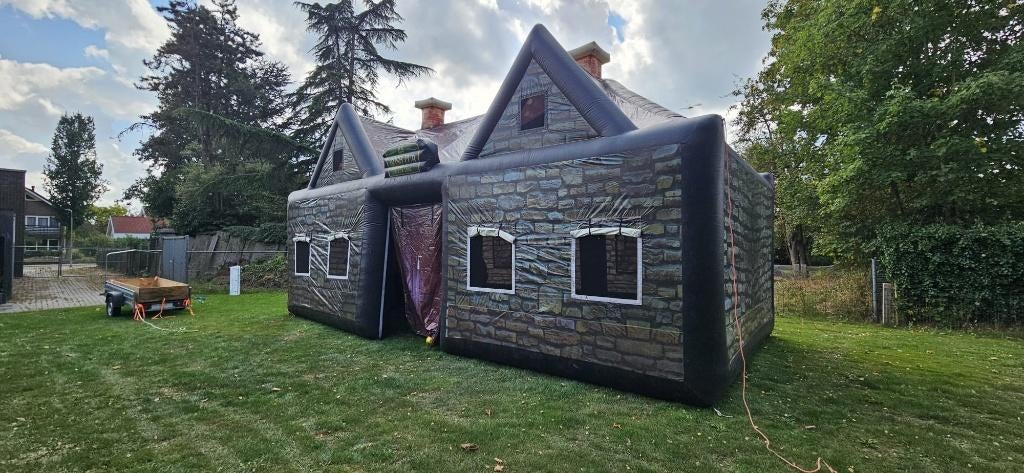 Opblaas tent / kroeg, Hobby en Vrije tijd, Feestartikelen | Verhuur, Ophalen, Zo goed als nieuw, Overige