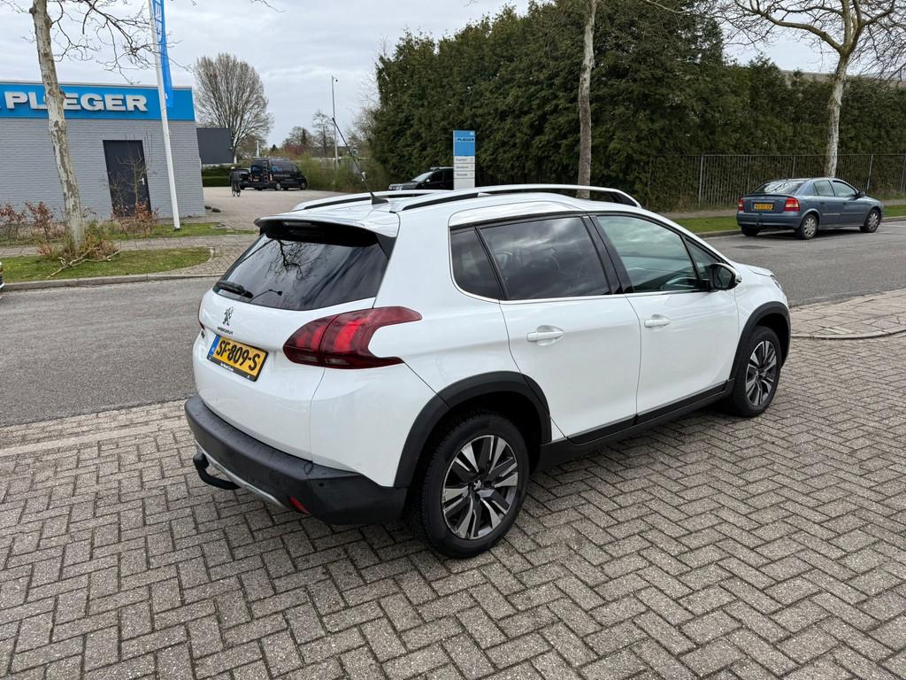 Peugeot 2008 1.2 PureTech Allure Panodak, Navi, trekhaak, NA, Voorwielaandrijving, Euro 6, Leder en Stof, Origineel Nederlands