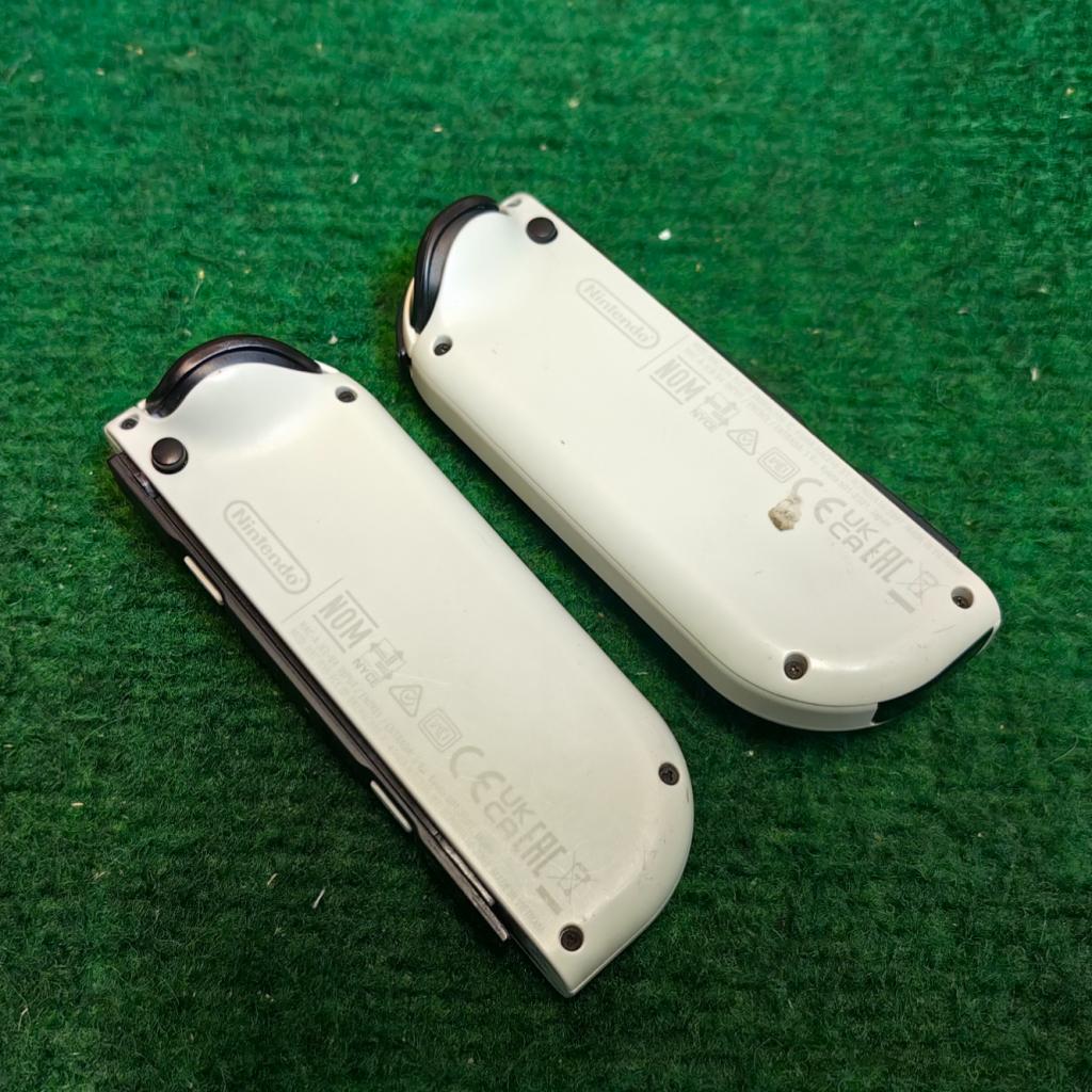 Nintendo Switch Joy Cons Wireless Controllers, Nintendo, Zo goed als nieuw, Support@nintendo.com, 11-1 Hokotate-cho, Kamitoba, Minami-ku
Kyoto 601-8501
Japan