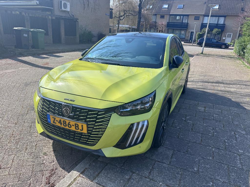 Peugeot 208 GT Hybrid 136 | 360 Vision | Stoelverwarming, Euro 6, 1199 cc, Alcantara, Origineel Nederlands