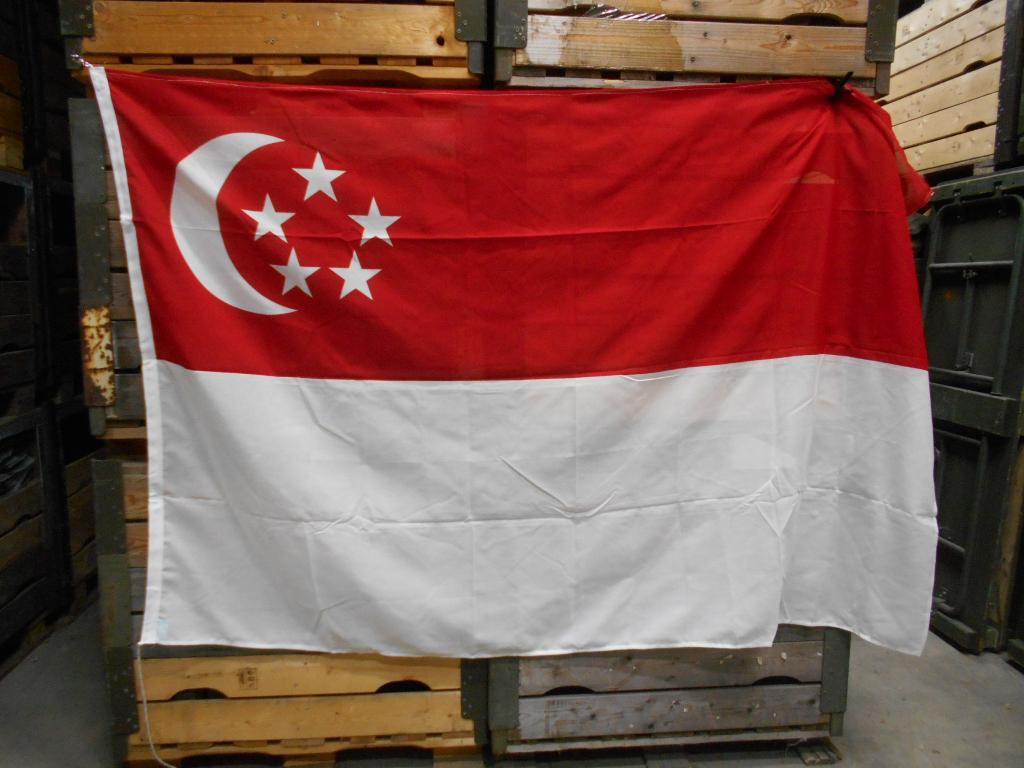Scheepsvlag Shipmate vlag Singapore Ca 140x220 cm, Ophalen of Verzenden, Zo goed als nieuw