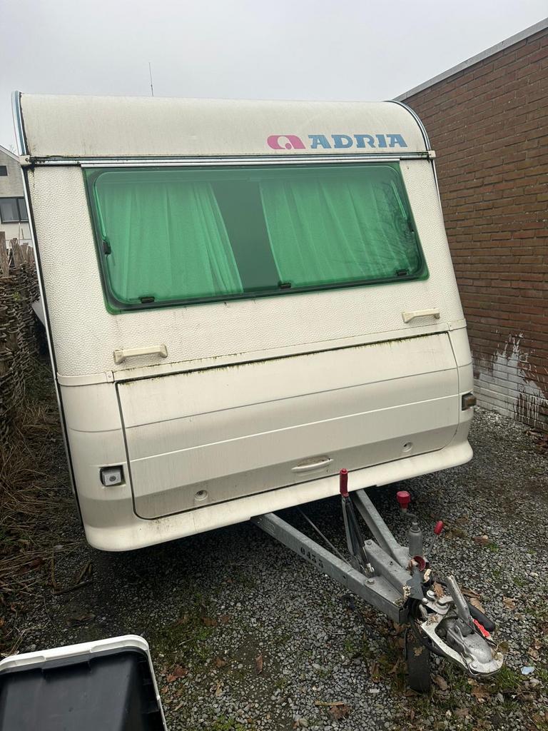 Caravan Adria met voortent, Caravans en Kamperen, Rondzit, Omvormbare zithoek, Tot en met 3, Particulier