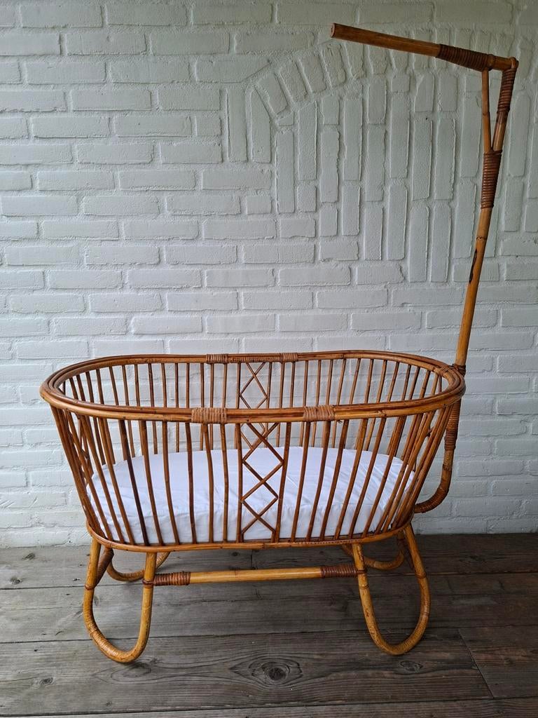 Vintage retro wieg rotan Rohe Noordwolde ? Izgst jaren 60., Ophalen, Zo goed als nieuw, Wieg