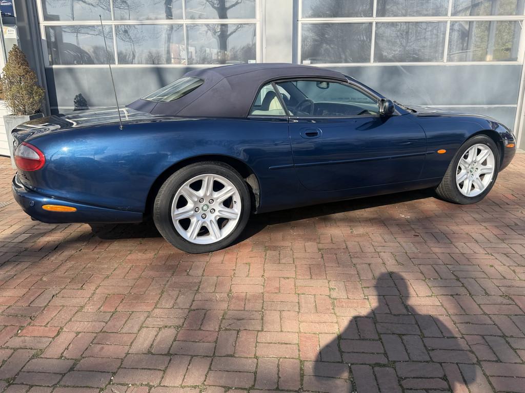 Jaguar XK8 4.0 V8 Convertible Bj 1997 Youngtimer 285pk Deale, Auto's, Oldtimers, Automaat, Achterwielaandrijving, Beige, Cabriolet
