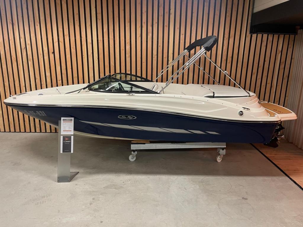 SEA RAY 190 SPORT 4.5 MPI 200PK Bj'2020 LED! AUDIO! SeaDek!, 6 meter of meer, Zo goed als nieuw, 200 pk of meer, Polyester