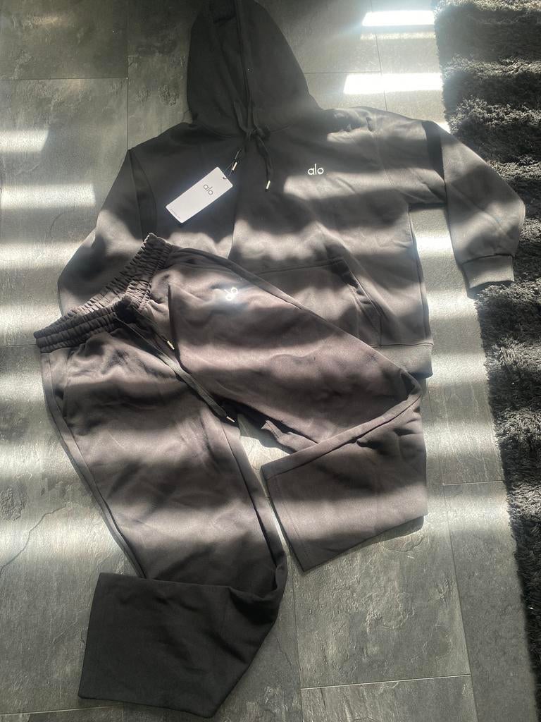 Alo setje, Ophalen, Zo goed als nieuw, Maat 48/50 (M), Zwart