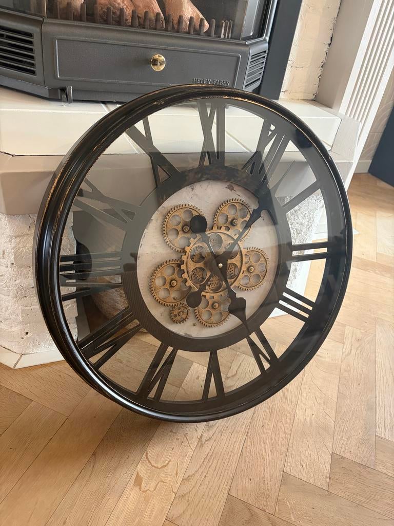 Mooie Metalen Landelijk klok Brynxz interieur, Ophalen of Verzenden, Gebruikt, Analoog, Wandklok